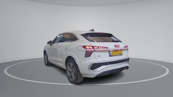אאודי Q3