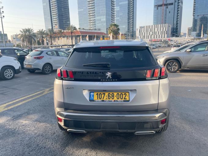פיג'ו 3008