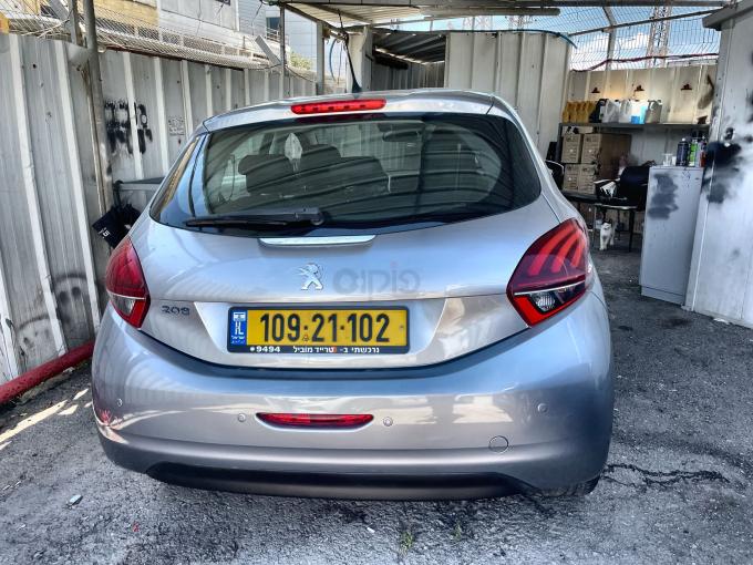 פיג'ו 208