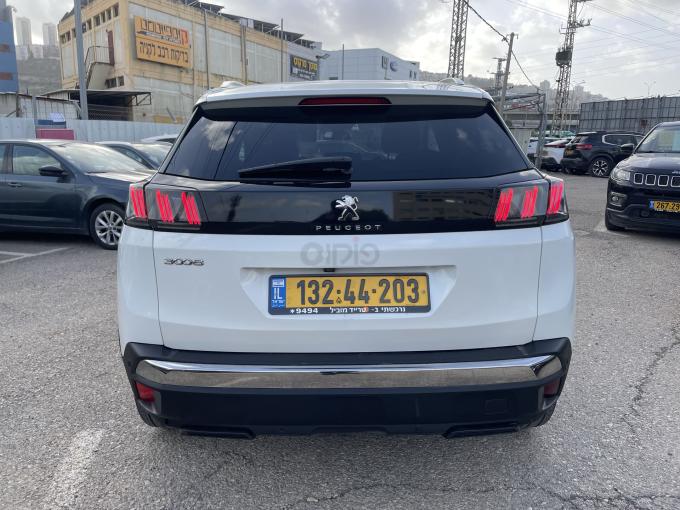פיג'ו 3008