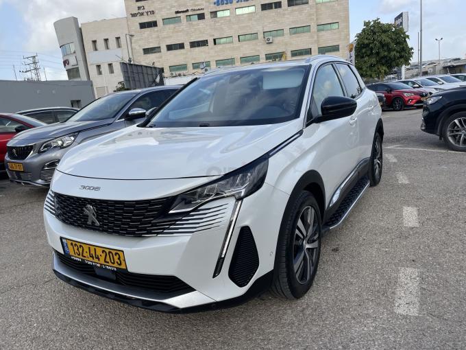 פיג'ו 3008