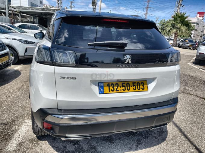 פיג'ו 3008