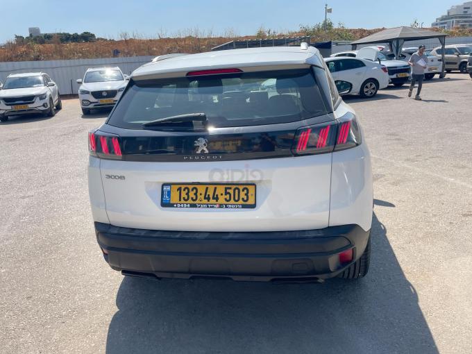 פיג'ו 3008