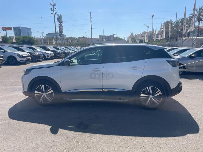 פיג'ו 3008