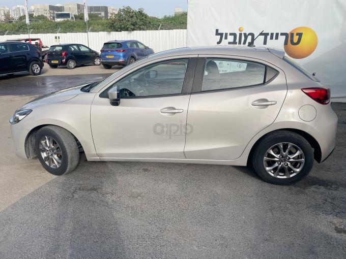 מזדה 2