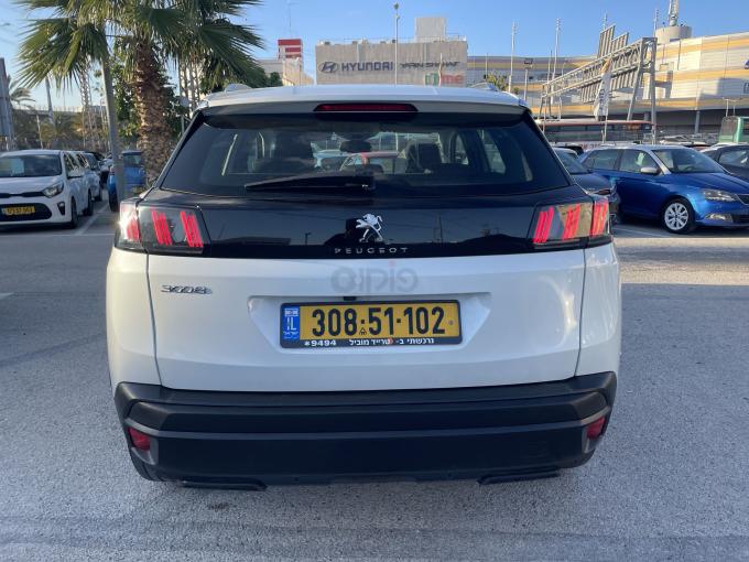 פיג'ו 3008