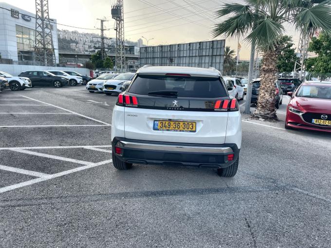 פיג'ו 3008