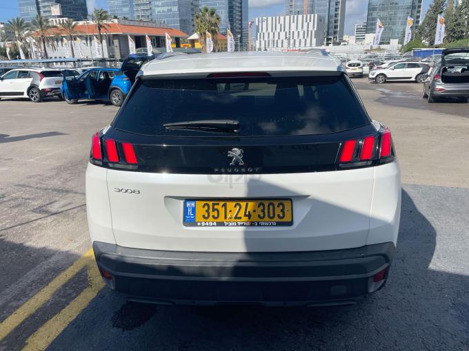 פיג'ו 3008