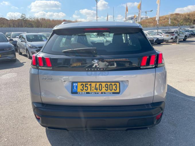 פיג'ו 3008