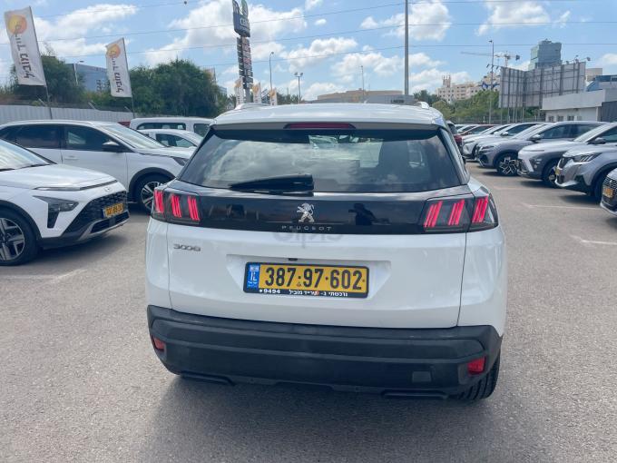 פיג'ו 3008