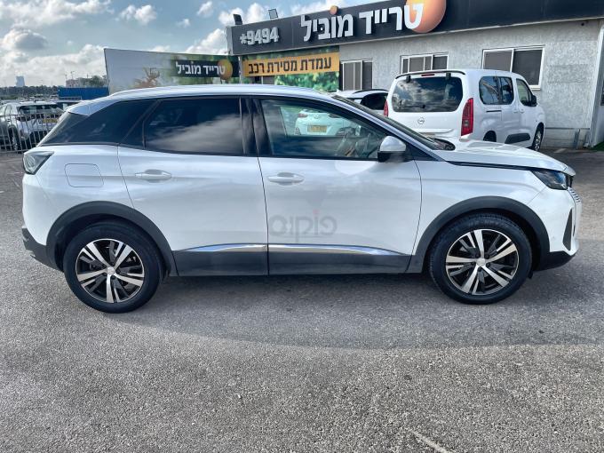 פיג'ו 3008