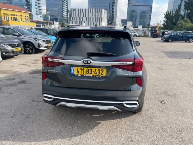 קיה סלטוס