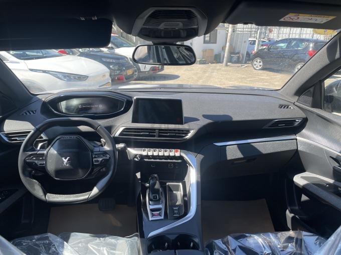 פיג'ו 3008