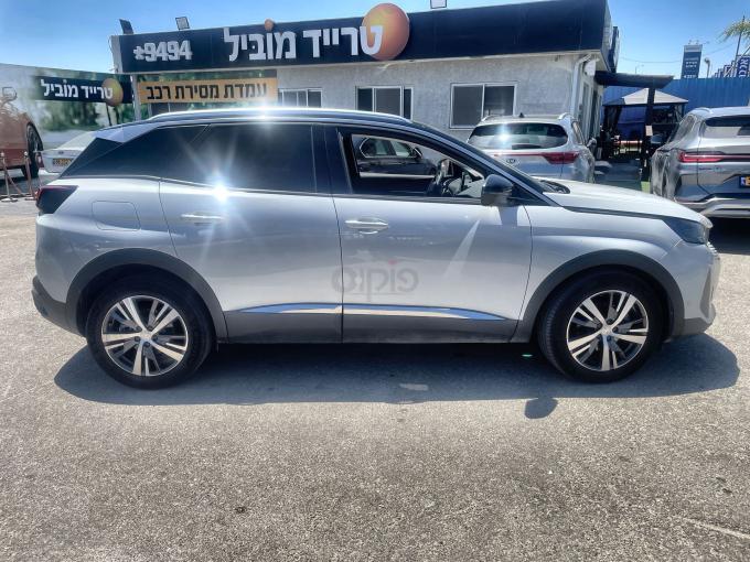 פיג'ו 3008