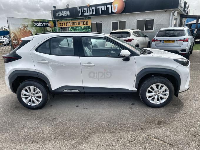 טויוטה יאריס