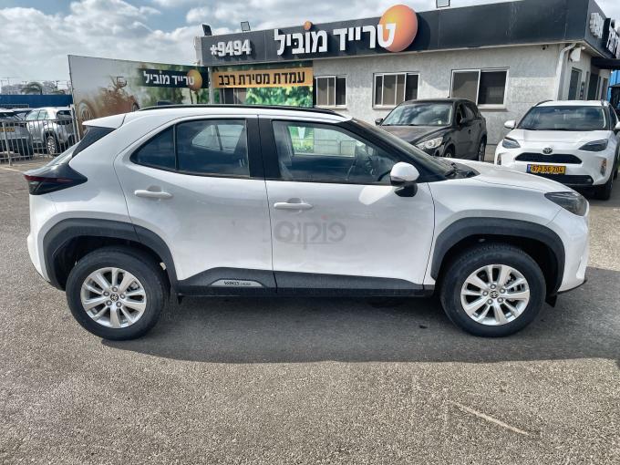 טויוטה יאריס