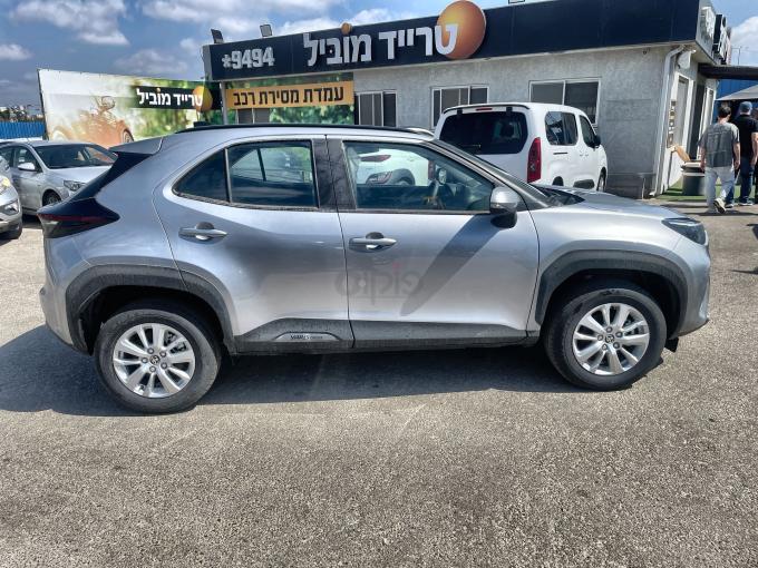 טויוטה יאריס