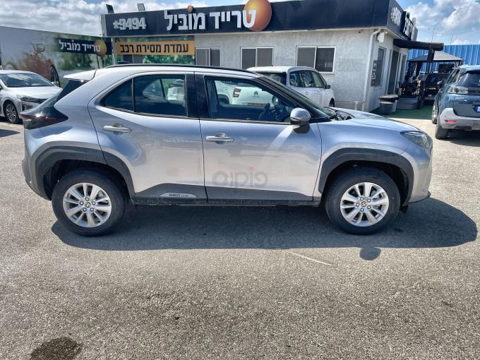 טויוטה יאריס