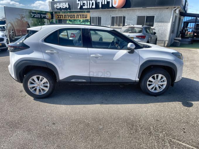 טויוטה יאריס