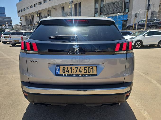 פיג'ו 3008
