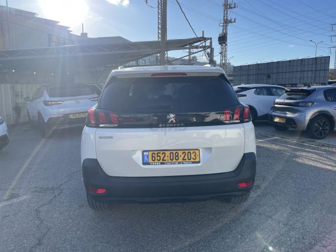 פיג'ו 5008