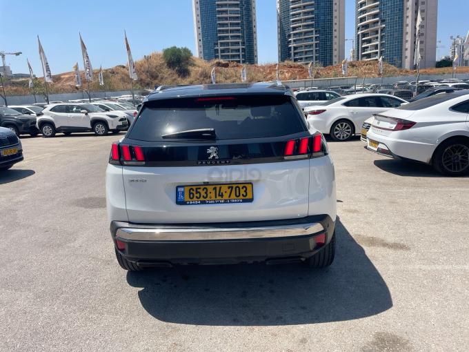 פיג'ו 3008