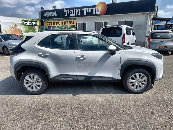 טויוטה יאריס