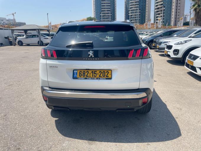פיג'ו 3008