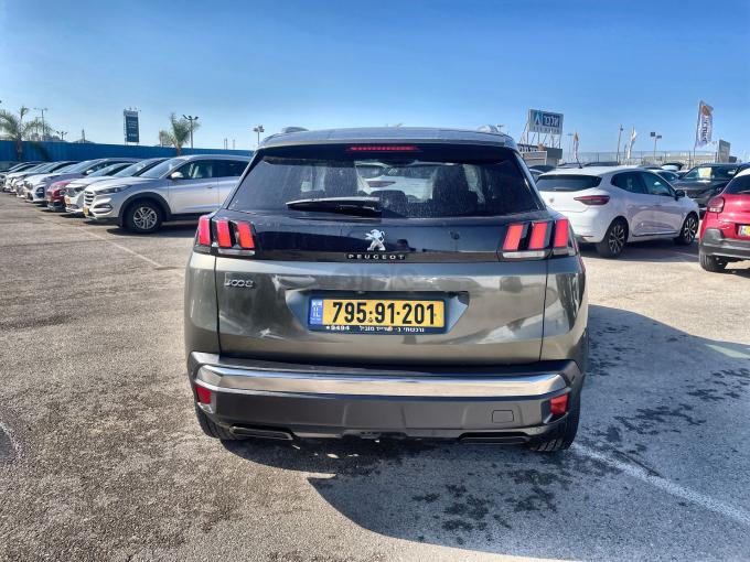 פיג'ו 3008
