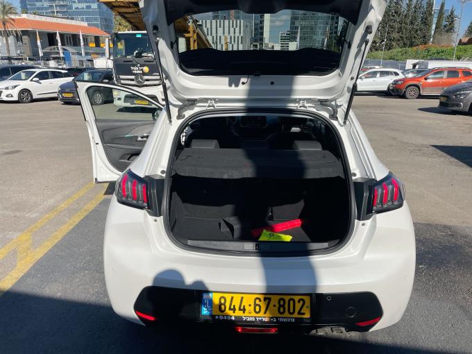 פיג'ו 208