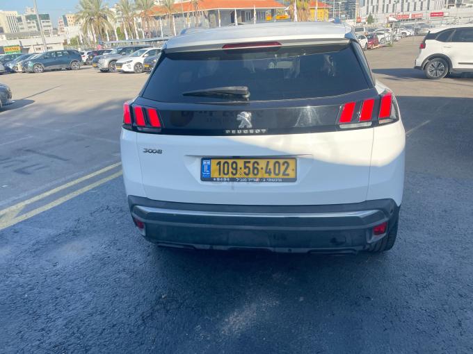 פיג'ו 3008