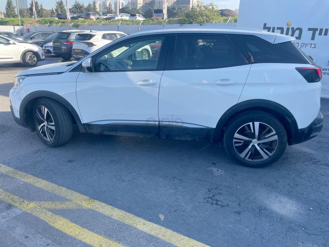 פיג'ו 3008