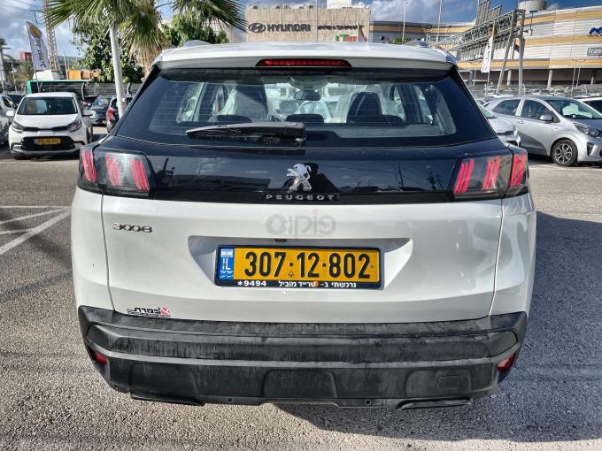 פיג'ו 3008