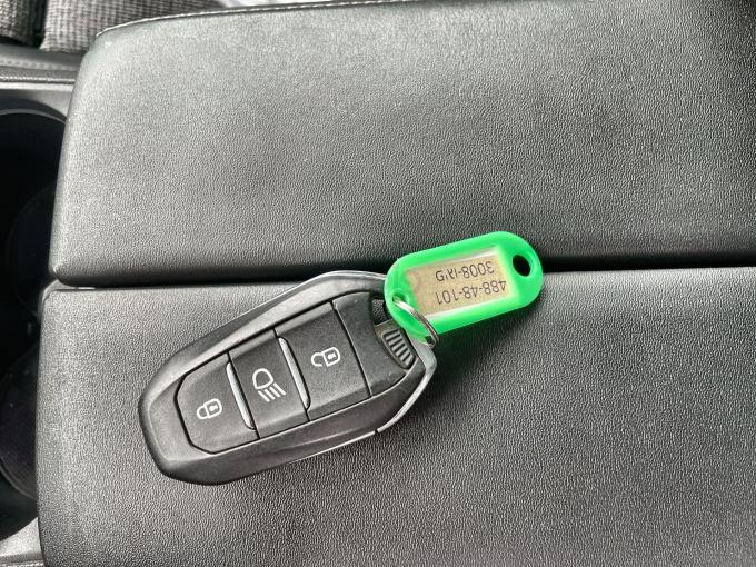 פיג'ו 3008