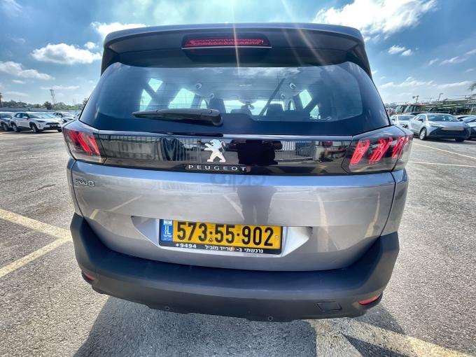 פיג'ו 5008