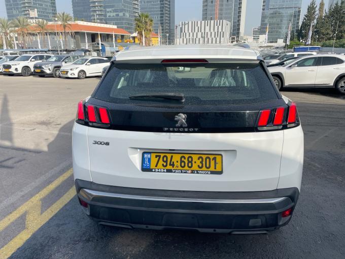 פיג'ו 3008