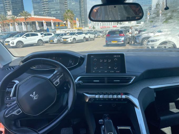 פיג'ו 3008