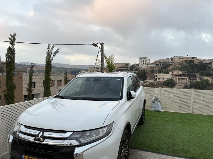 מיצובישי אאוטלנדר