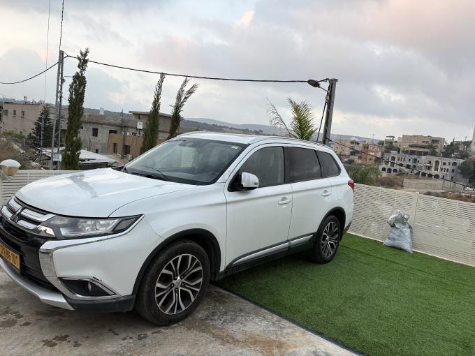מיצובישי אאוטלנדר