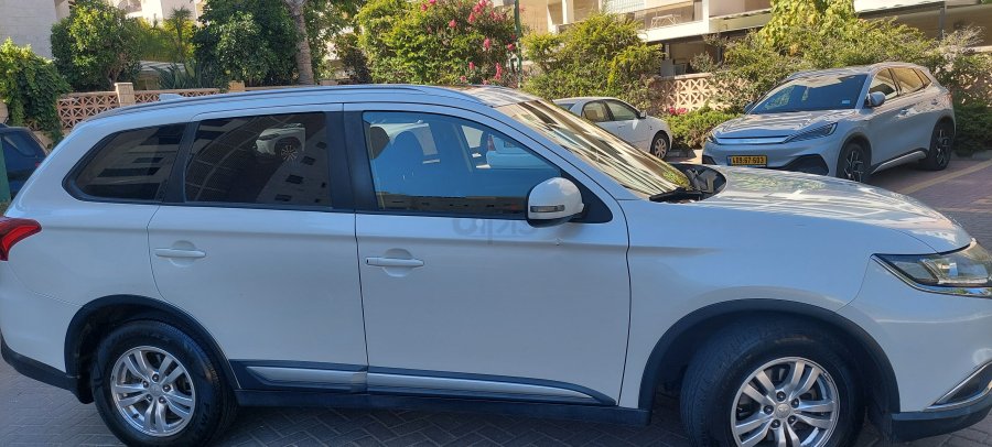 מיצובישי אאוטלנדר