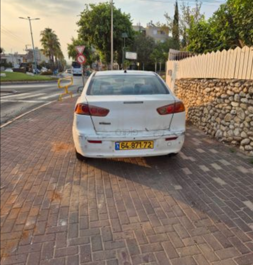 מיצובישי לנסר