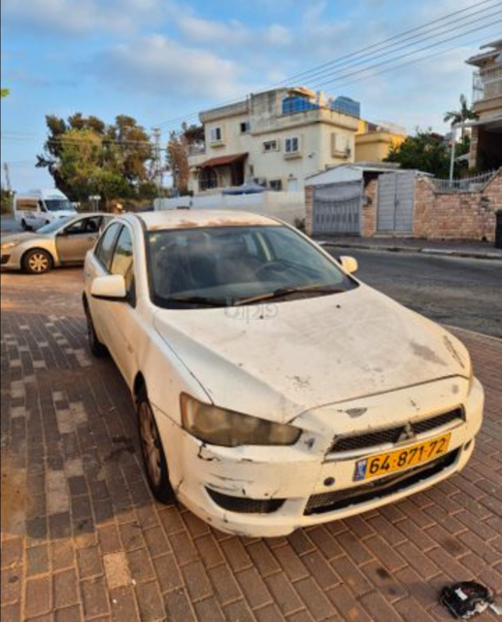 מיצובישי לנסר 2010