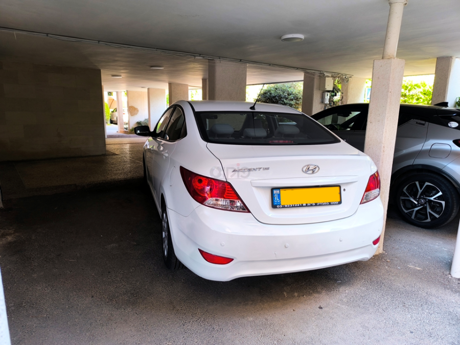 יונדאי I25