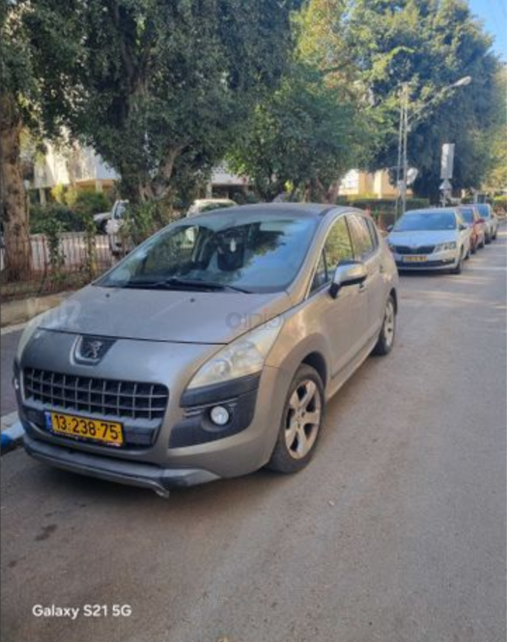 פיג'ו 3008