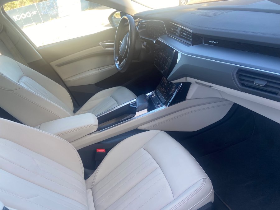 אאודי ETRON