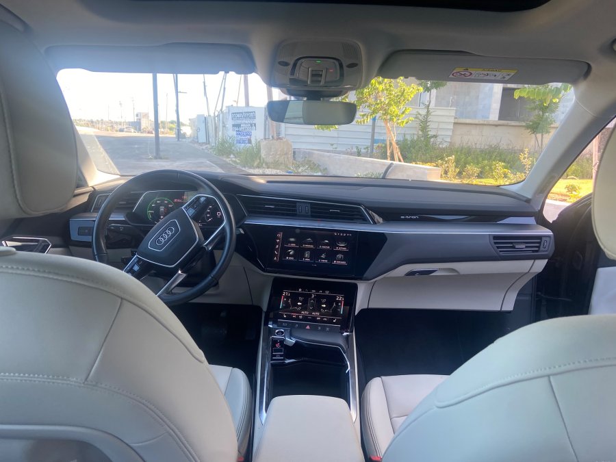 אאודי ETRON