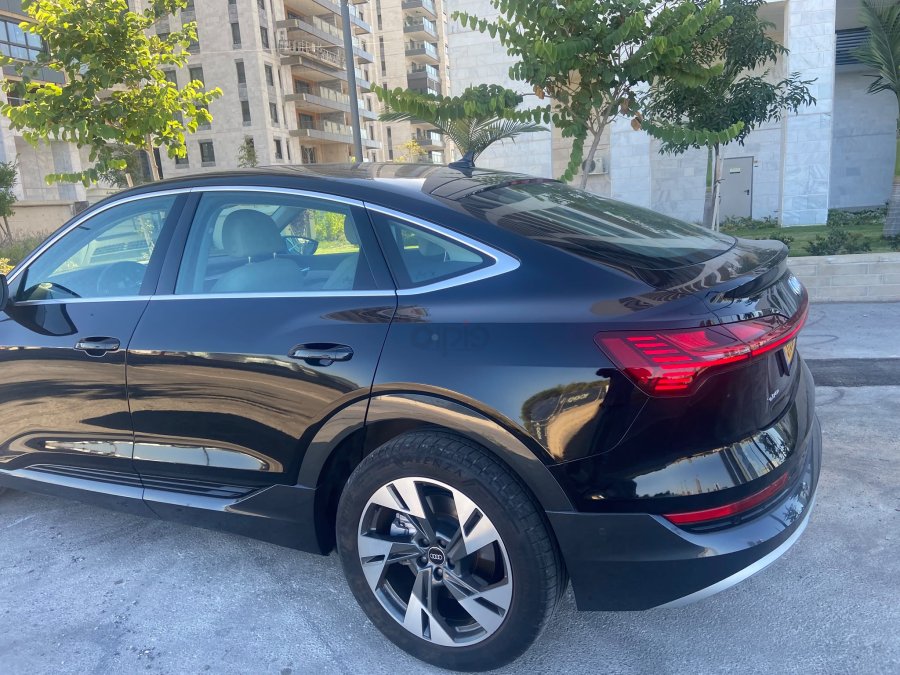 אאודי ETRON
