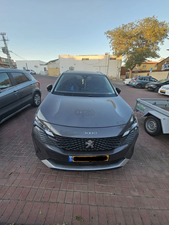 פיג'ו 3008