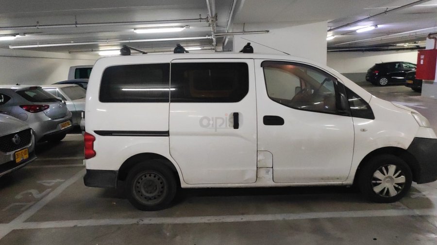 ניסאן NV200