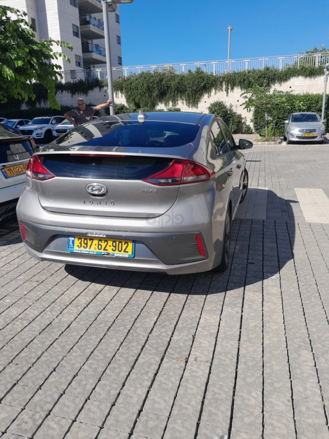 יונדאי איוניק